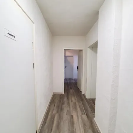 Апартаменти Zimmervermietung Sanderstrasse *