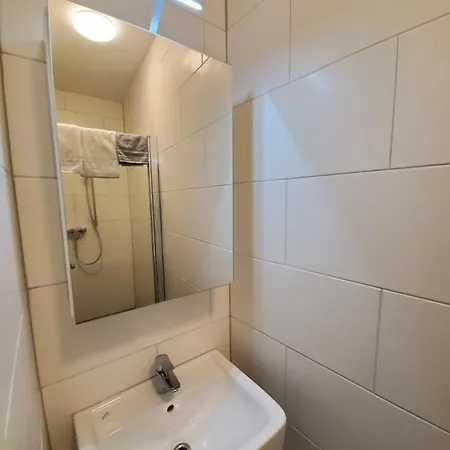 Апартаменти Zimmervermietung Sanderstrasse Вюрцбург