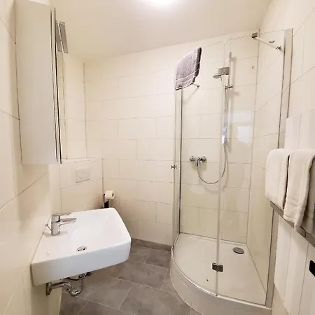 Zimmervermietung Sanderstrasse Апартаменти